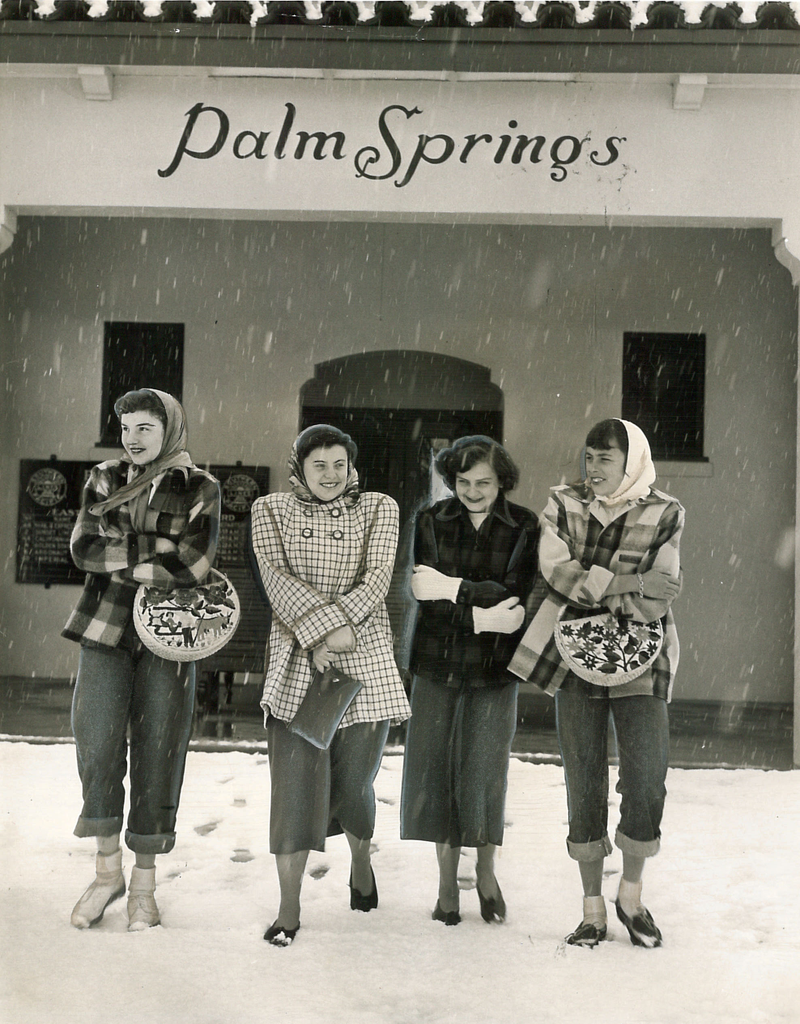 Illustration for article titled L.A. Weather Isn't Always Perfect: Snow & Hurricanes in the Southland